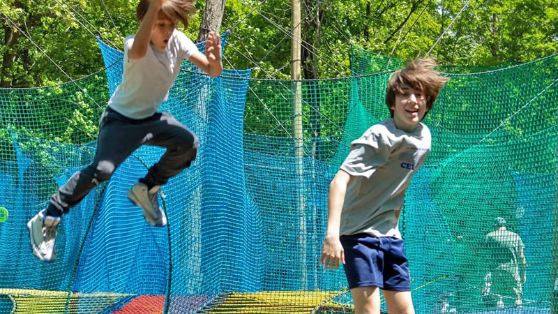 Découvrez l'activité Parcabout et ses filets suspendus